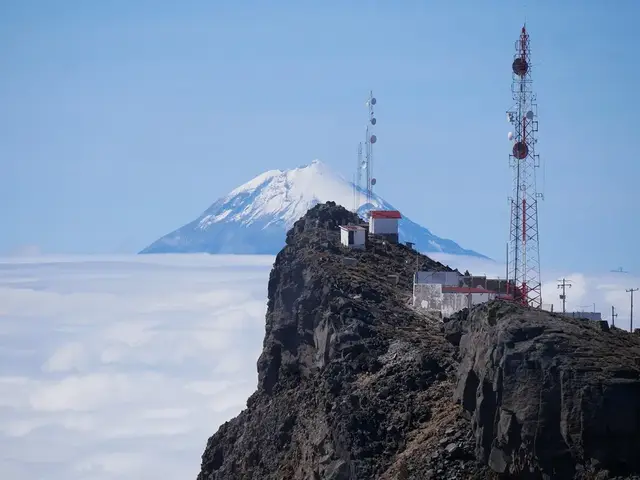 Volcán Cofre de Perote + Laguna de Alchichica