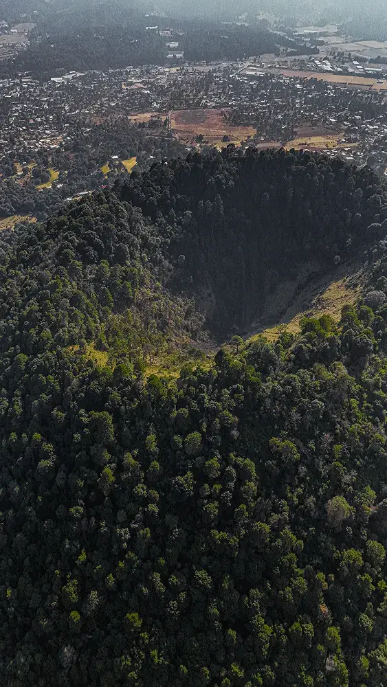 Volcán Xitle + Cuevas